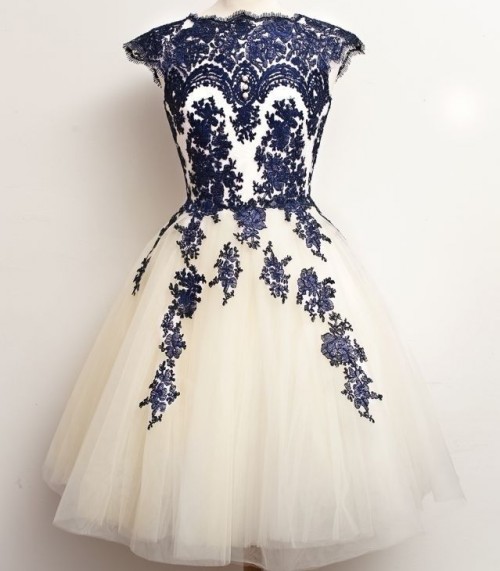 Vintage Lace Capped Sleeves Prom Dresses